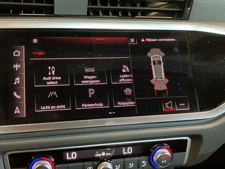 Audi Q3 45 TFSIe 180kW/245PK S Line · Panoramadak · Apple/Android Car Play · Drive select