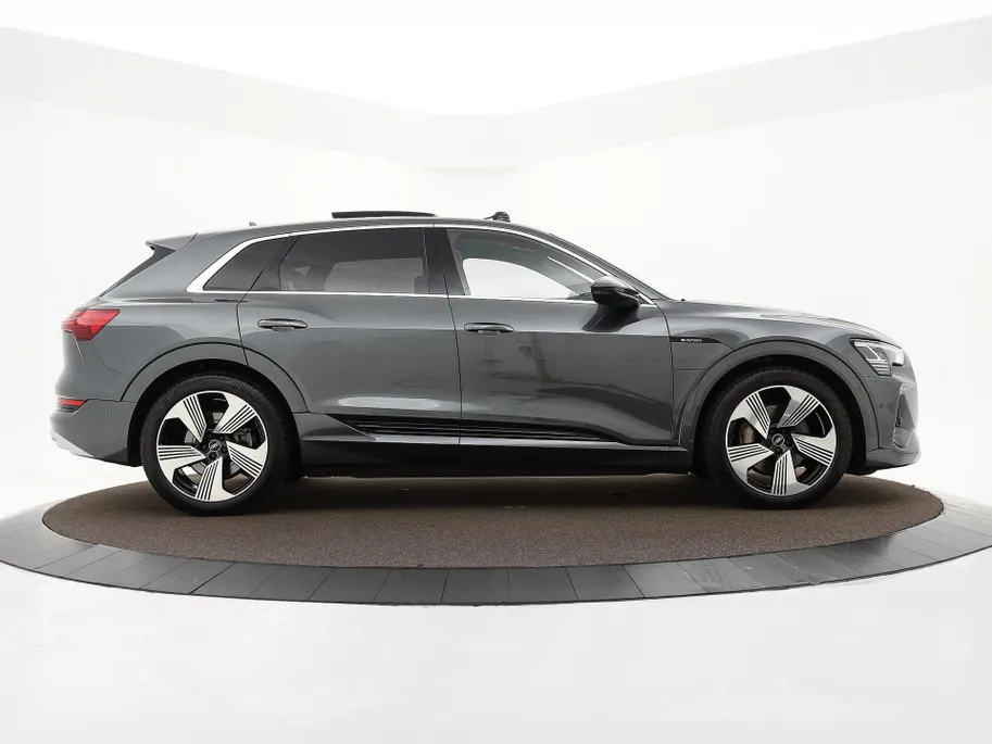 Audi e-tron 55 408pk Quattro S edition 95 kWh · SOH 95,6% · Panoramadak · 360 Camera · B&O Audio · Stoelverwarming · Luchtvering · 21'' Inch ·
