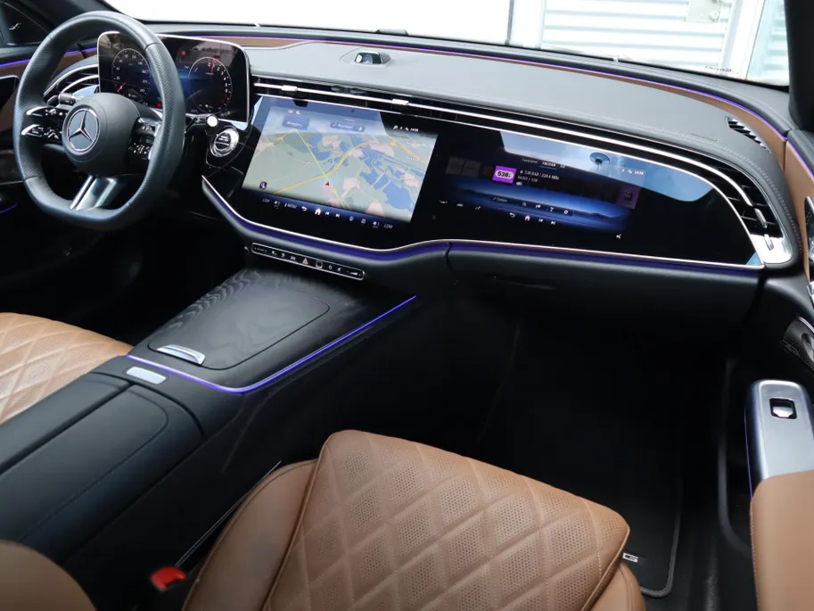 Mercedes-Benz E-Klasse Estate 300 e AMG Line l Leder l Trekhaak l Keyless l Panoramadak