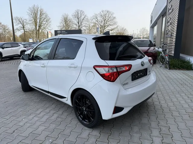 Toyota Yaris 1.5 Hybrid GR-Sport | Apple Car-Play | Camera | Bi-Tone