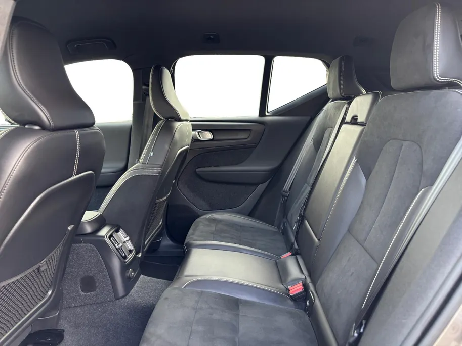 Volvo XC40 1.5 T4 Recharge Inscription | Adapt. Cruise Control | Achteruitrijcamera | Elekt. Achterklep | Apple Carplay/Android Auto |