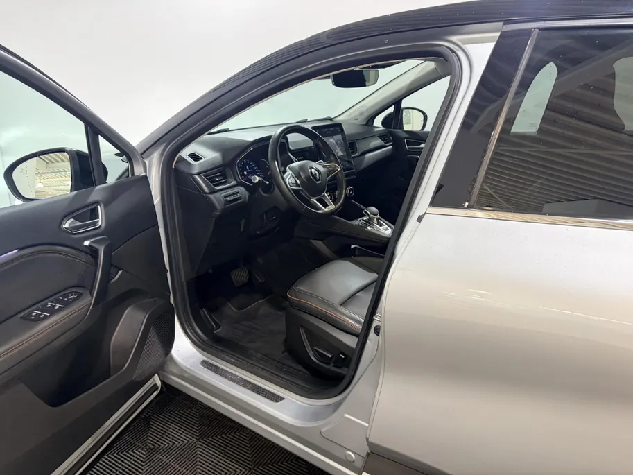 Renault Captur 130PK TCe Initiale Paris Automaat | 360 Camera | Cruise Control Adaptief | Parkeersensoren | Stoel & Stuurwiel Verwarming | Climate Control | Licht & Regen Sensor | Dodehoek Detectie |