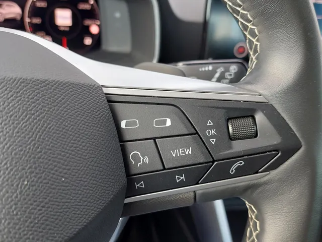 SEAT Leon Sportstourer 1.0 eTSI Style Business Intense NL-auto | rijklaarprijs !!