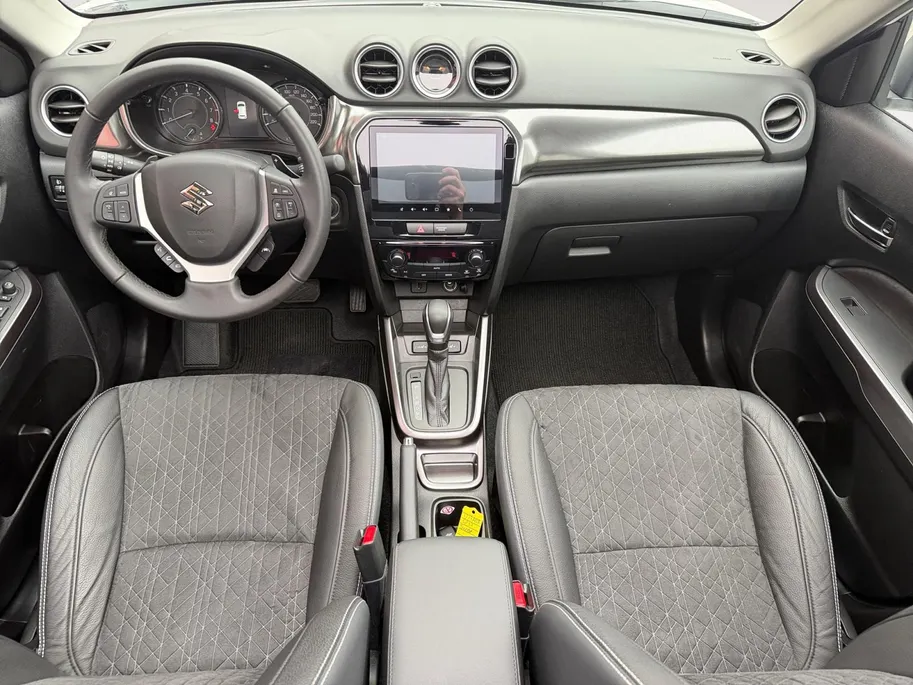 Suzuki Vitara 1.5 Hybrid Style 116PK AUTOMAAT SUNROOF! | Navigatie | Apple Carplay & Android Auto | Adaptive Cruise Control | Climate Control | Achteruitrijcamera | Parkeersensoren voor & achter | Stoelverwarming |