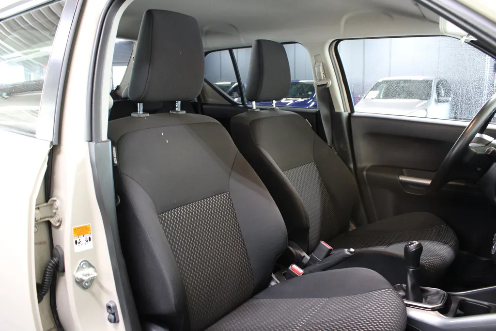 Suzuki Ignis 1.2 Smart Hybrid Select / Camera / Stoelverwarming / Allseason banden /