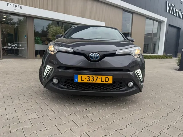 Toyota C-HR 1.8 Hybrid Style | PDC v/a | Stuur/Stoelverwarm. | Camera |