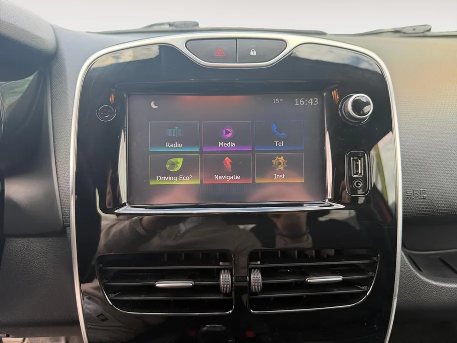 Renault Clio Estate 0.9 TCe Limited | Camera | Parkeersensoren | Bluetooth | Navigatie | All Season Banden | Dealer Onderhouden | 12 Maanden BOVAG Garantie