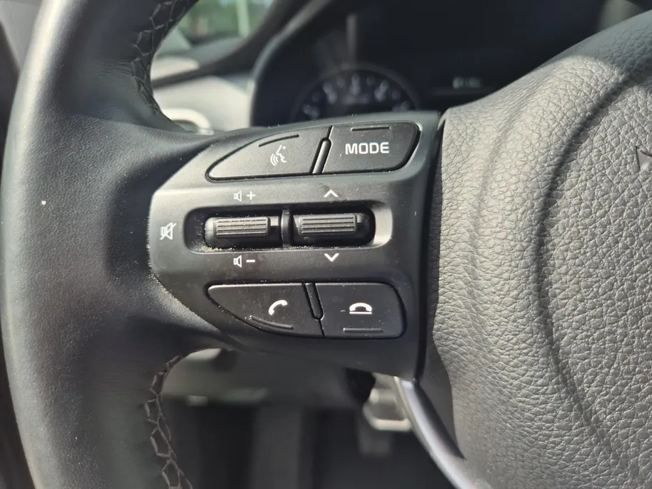 Kia Stonic 1.0 T-GDi MHEV DynamicPlusLine | Afneembare Trekhaak | Cruise Control | Climate Control | Navigatie | Camera | LM Velgen |
