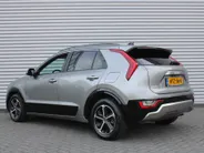 Kia Niro 1.6 GDi Hybrid DynamicPlusLine | Schuif-/kanteldak | Stuur-/stoelverwarming | Cruise adapt. | Camera | Clima | 16' LM | Navi |