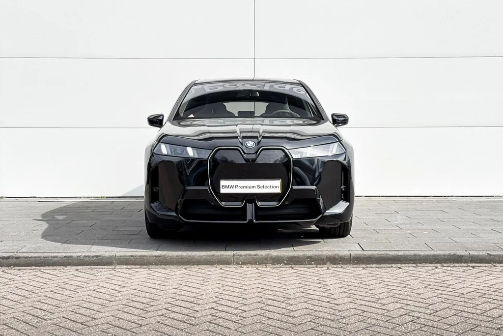 BMW iX xDrive60 112 kWh