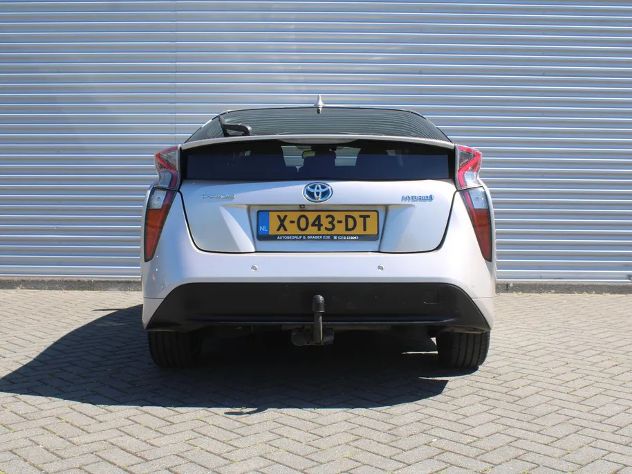 Toyota Prius 1.8 Executive | Trekhaak | Stoelverwarming | Camera | Leer | Dodehoek detectie | JBL audio | HUD | 17” LM | Navi | LED | Cruise adapt. | Incl. winterset |