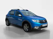 Dacia Sandero Stepway 0.9 TCe SL | Cruise control | Elektr. ramen voor en achter | Navigatie | Parkeersensor achter | DAB | Airco | Lichtmetalen velgen | Bovag garantie |