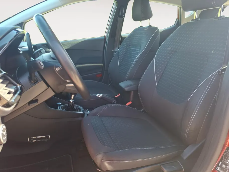 Ford Fiesta 1.0 EcoBoost Titanium | Nieuwe Disitributieriem bij aflevering  | Navigatie | Camera | Adaptieve Cruise Control | Voorruitverwarming | B&O | Climate Control