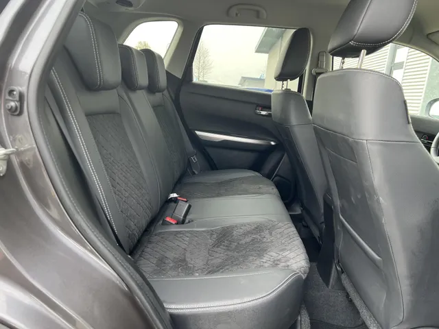 Suzuki Vitara 1.4 Boosterjet Smart Hybrid Style Automaat | Demonstratievoertuig | Apple Carplay & Android Auto | 17' LM Velgen | Climate Control | Adaptieve Cruis Control