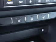 Kia Ceed 1.0 T-GDi DynamicPlusLine | Stuur-/stoelverwarming | Camera | Draadloos laden | LED | Dodehoek detectie | 16' LM |
