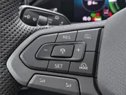 Volkswagen Tayron 1.5 eHybrid 272pk DSG R-Line Edition · Panoramadak · Inklap. Trekhaak · 360 Camera · Matrix LED · Dodehoeksensor · Stuur- & Stoelverwarming · Garantie t/m 16-02-2030 of 100.000km