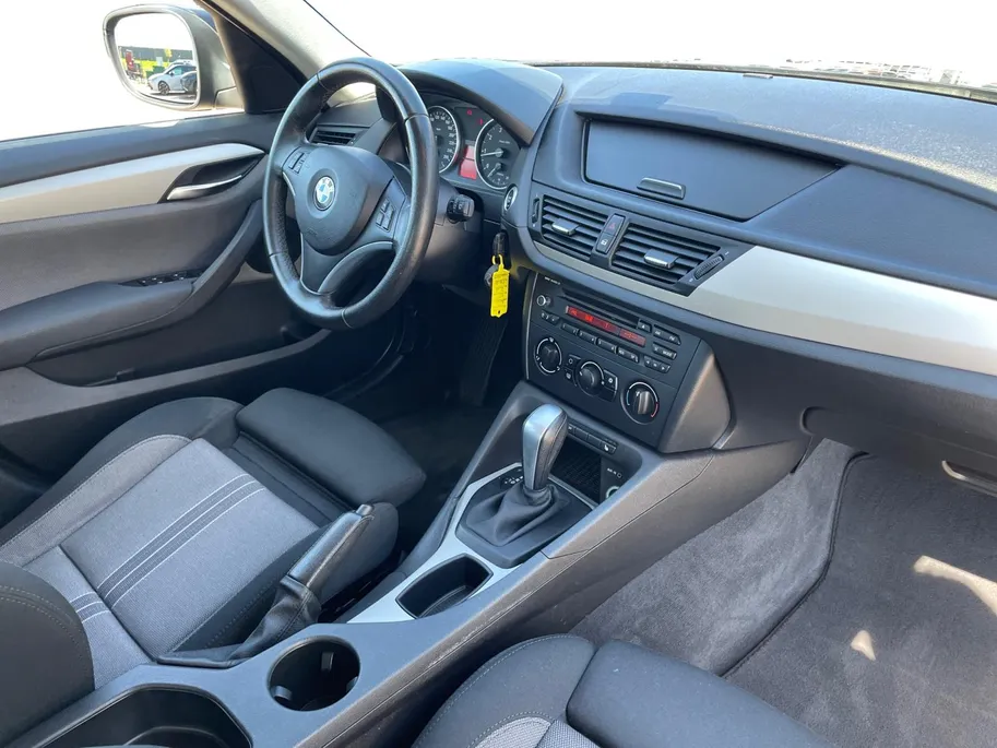 BMW X1 sDrive18i Executive *Automaat*Cruise Control*Stoelverwarming*L.M. Velgen*In Nette Staat!