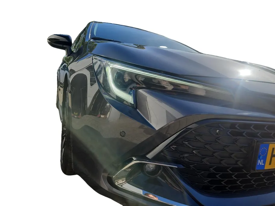 Toyota Corolla Touring Sports Hybrid 140 Dynamic | Carplay | Parkeer Camera | Navigatie | Stoelverwarming | Parkeer sensoren |