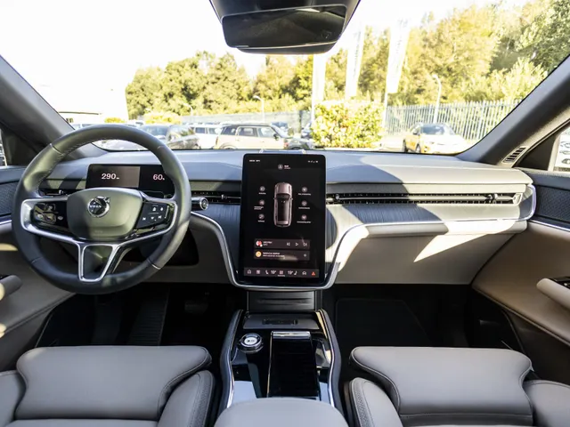 Volvo EX90 Single Motor Core 7p. 104 kWh | Panoramadak | Nieuwstaat | SOH 95% |