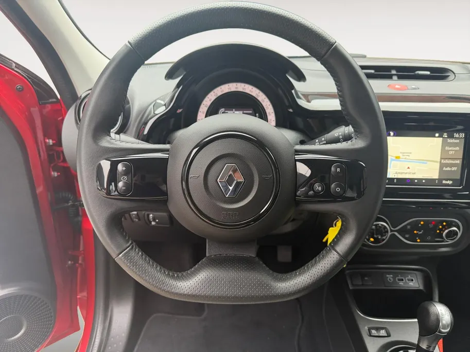Renault Twingo Z.E. R80 Intens | Elektrisch | Stoelverwarming | Parkeersensoren | Camera | SOH 96.0% | Bluetooth | Cruise & Climate Control | Volledig Dealer Onderhouden | 12 Maanden BOVAG Garantie