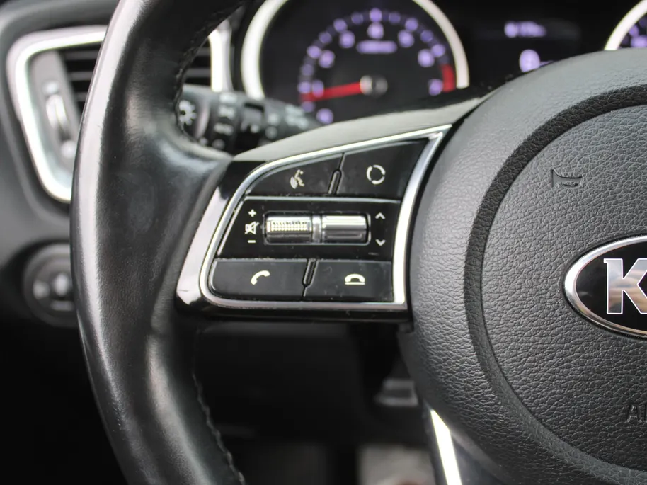 Kia Ceed 1.4 T-GDi DynamicPlusLine | 17 inch | Navi | Camera | Trekhaak | Stoel- Stuurverwarming |