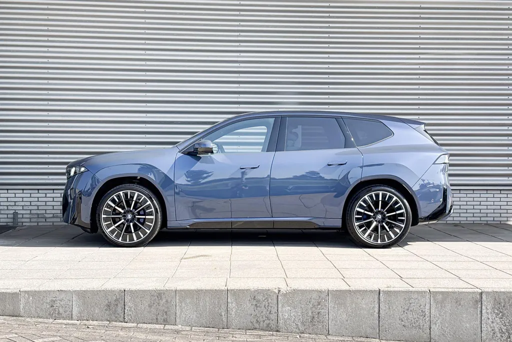 BMW iX3 50 xDrive 113 kWh