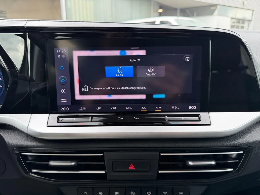Ford Transit Connect Ford Tourneo Connect PHEV L2 Titanium 7p. | Uit Voorraad Leverbaar | Geel Kenteken | Automaat | Trekhaak | AGR Gecertificeerde Voorstoelen | Achteruitrijcamera | Winter Pakket | Adaptieve Cruise Control