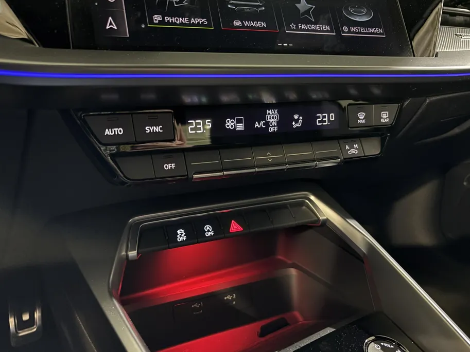 Audi A3 Limousine 110PK 30 TFSI S Edition Automaat | 1e eigenaar | Virtual Cockpit | Navi | Armsteun | Cruise Control | Zwarte Lichtmetalen Velgen | Apple CarPlay/Android Auto | Full LED koplampen | Keyless Entry |