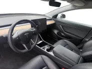 Tesla Model 3 Standard RWD Plus 60 kWh 87,8% SoH | 448Km Actieradius | Goed onderhouden! | Panoramadak | Elektr. Stoelen | Autopilot | 12 maanden garantie! |