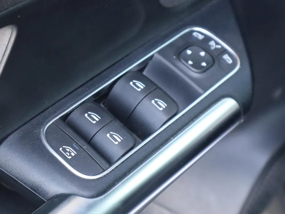 Mercedes-Benz GLA 250 e Business Solution AMG Limited l Panoramadak l Carplay l Keyless