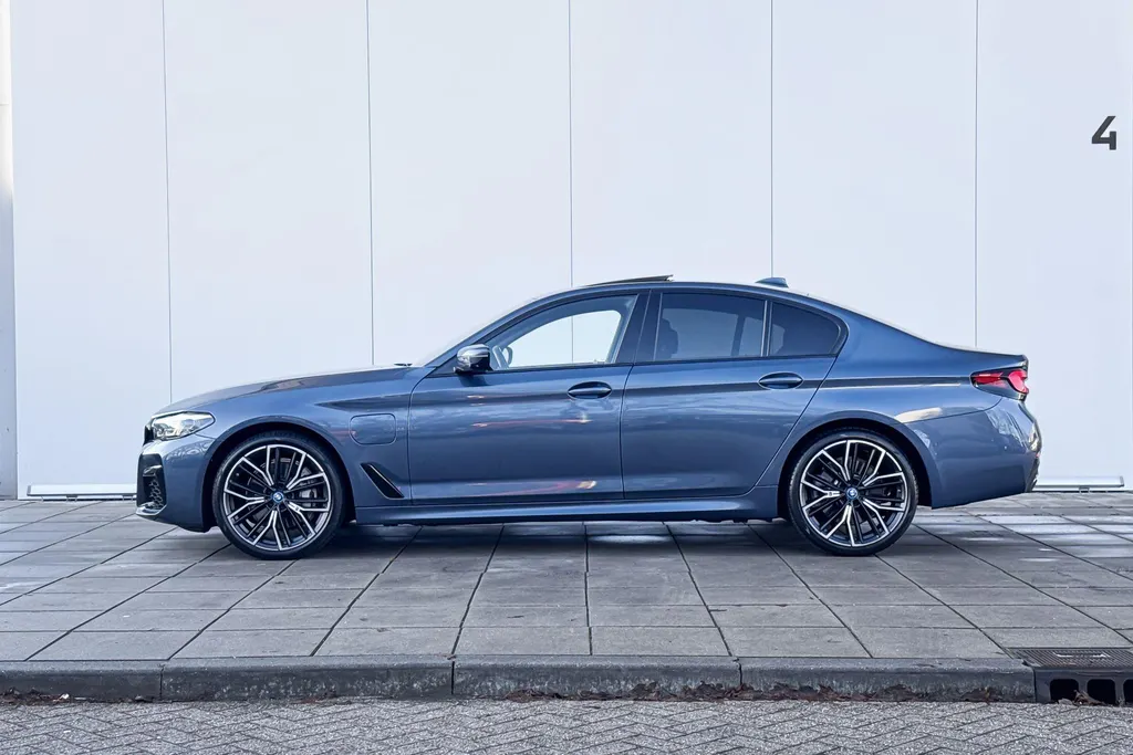 BMW 5 Serie Sedan 545e xDrive High Executive