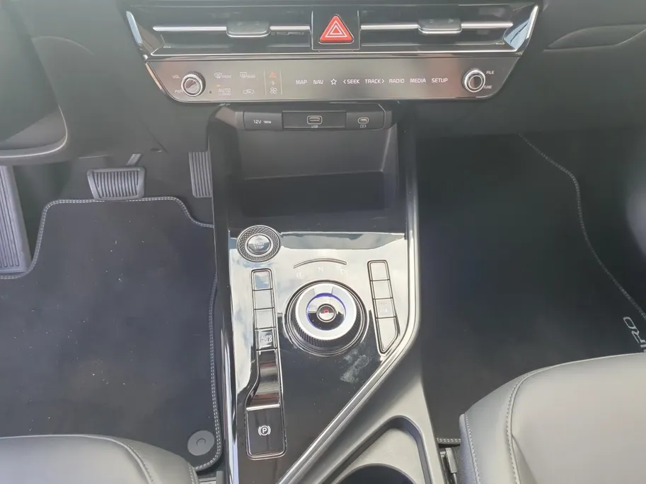 Kia Niro 1.6 GDi Hybrid DynamicLine | Trekhaak | Navigatie | Camera | Adaptieve cruise control | Apple Carplay / Android Auto | Verbruik 1 op 20!