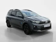 Dacia Jogger 155PK Hybrid Expression 7p. Automaat | DEMO | 7 Zitplaatsen | Camera | Parkeersensoren | Apple CarPlay/Android Auto | Cruise Control | Climate Control | Digital Cockpit | Armsteun | Licht & Regen Sensor |