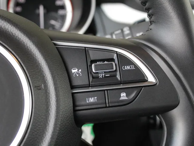 Suzuki Swift 1.2 Select Smart Hybrid Automaat | Navi | Adap. Cruise | PDC V+A | Camera | Lm-Velgen
