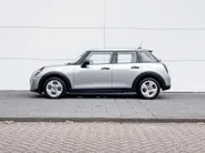 MINI Cooper 5-deurs Cooper C Essential