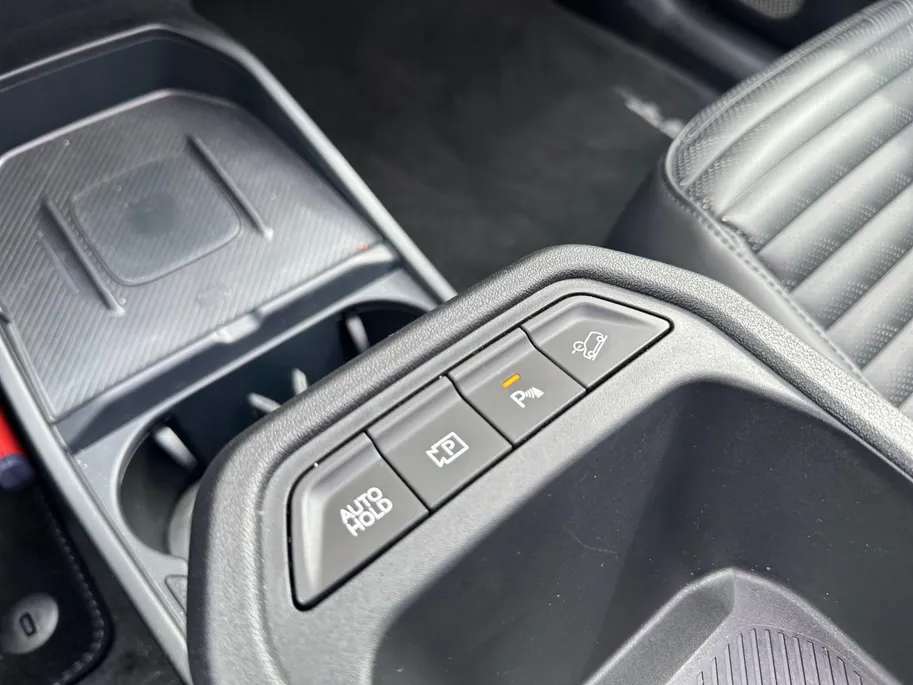 Kia EV4 GT-Line 81.4 kWh | Nieuw te Bestellen | informeer naar beschikbaarheid| Panorama schuif/kanteldak | LED-Matrix | Harman Kardon | wireless carplay |