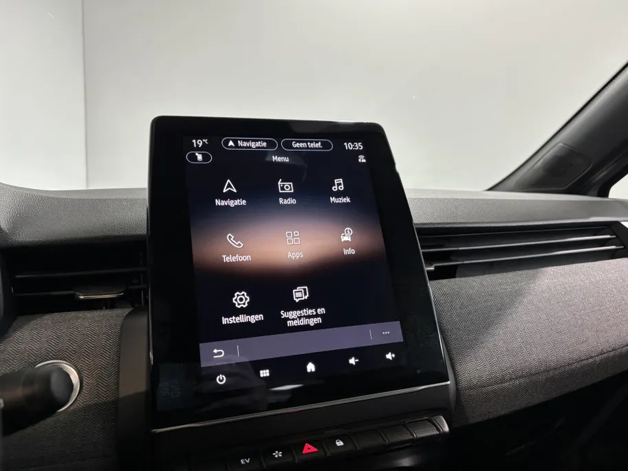Renault Clio 145PK E-Tech Full Hybrid Techno Automaat Automaat | Digital Cockpit | 9,3'' Navi | Climate Control | Apple CarPlay/Android Auto | Camera | Cruise Control | Armsteun | Lichtmetalen Velgen