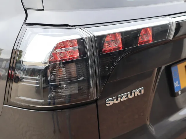 Suzuki S-Cross 1.4 BoosterJet Style Hybrid AdaptiveCruise | Carplay | 360 camera