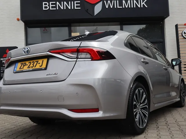 Toyota Corolla 1.8 Hybrid Style | All Seasons | Parkeersensoren V+A