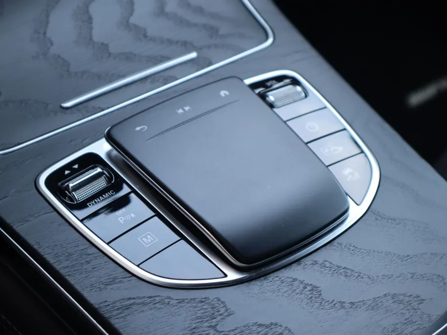 Mercedes-Benz GLC 300e 4MATIC Business Solution AMG l Achteruitrij camera l Cruise controle l Electrische achterklep
