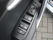 Kia Ceed Sportswagon 1.6 GDI PHEV DynamicPlusLine | Trekhaak | Stuur-/stoelverwarming | Plug-in | 16" LM | Clima | Camera | Cruise adapt. | Navi | LED |