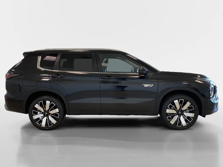 Mitsubishi Outlander 2.4 PHEV | INTENSE + | DIRECT LEVERBAAR | |ACTIEPRIJS INCL. € 5.000,- KORTING |