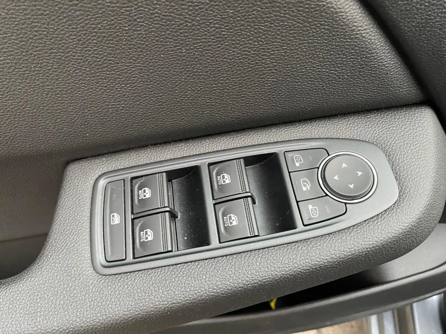 Mitsubishi Colt 1.6 HEV Instyle | Navigatie| Climate Control| Camera| Lichtmetalen velgen| Stoel verwarming| BOSE audio systeem| Parkeer sensoren voor en achter| Stuur verwarming
