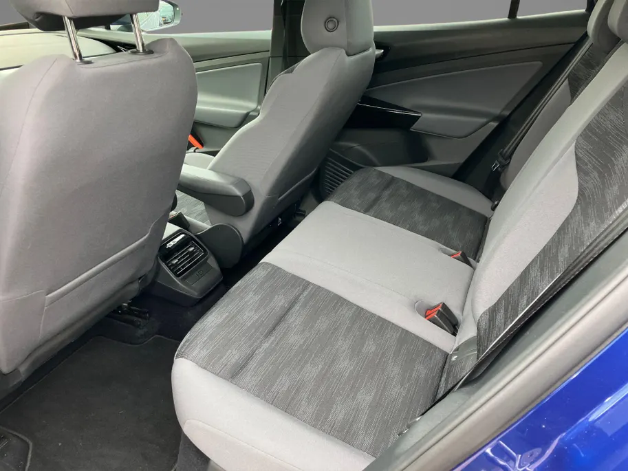 Volkswagen ID.4 Pro Advantage 77kWh 174PK · Apple Carplay/Android Auto · Stoelverwarming · Parkeersensoren · Fabrieksgarantie t/m 28-12-2027 of 100.000Km