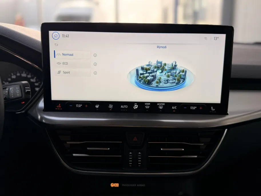 Ford Focus Wagon 1.0 EcoBoost Hybrid Titanium TREKHAAK I  DRIVER ASSISTANCE PACK I WINTER PACK I APPLE CARPLAY / ANDROID AUTO I