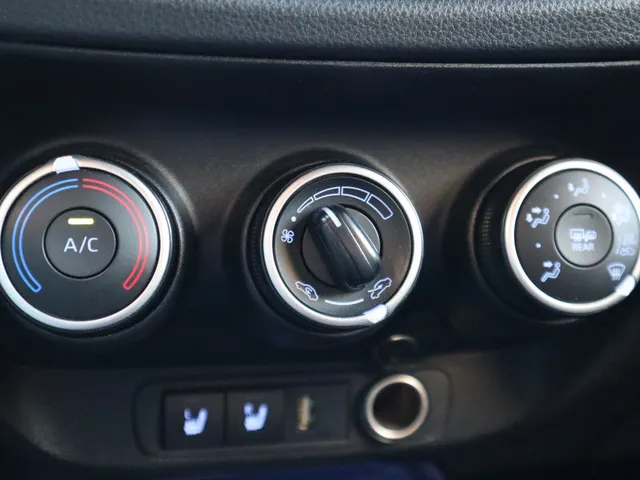 Toyota Aygo X 1.0 CVT Pulse Bi-tone Automaat | AllSeasons | Stoelverwarming