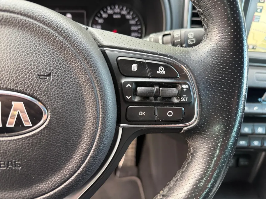 Kia Sportage 1.6 T-GDI GT-Line First Edition | NAVIGATIE | CLIMATE & CRUISE CONTROLE | LEDER | TREKHAAK | ALL SEASON BANDEN |