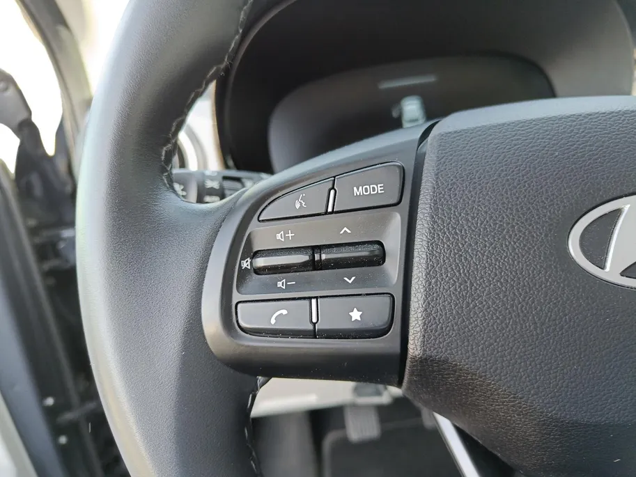 Hyundai i10 1.0 Premium | Automatische airco | Cruise control | Two-tone interieur | Zeer compleet! |