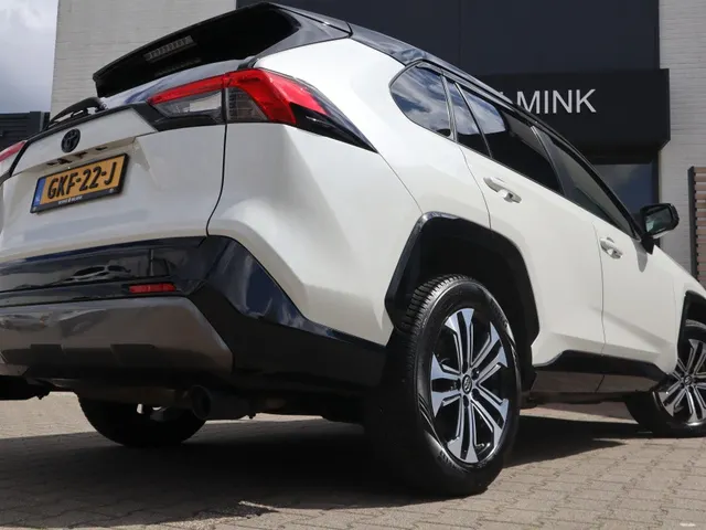Toyota RAV4 2.5 Hybrid AWD Bi-Tone