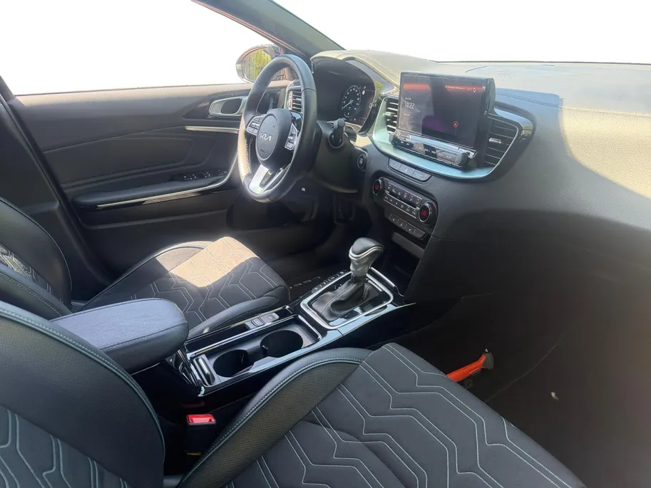 Kia Ceed Sportswagon 1.0 T-GDi MHEV Design Edition AUTOMAAT | STOELVERWARMING | ELEKTRISCHE ACHTERKLEP | RESTERENDE FABRIEKSGARANTIE TM 2032